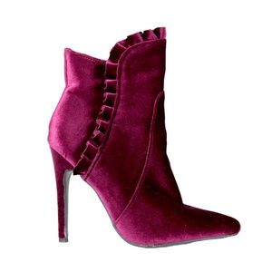 JustFab Latrice Burgundy Ruffled Velvet Pointed Toe Heeled Booties Size 7.5